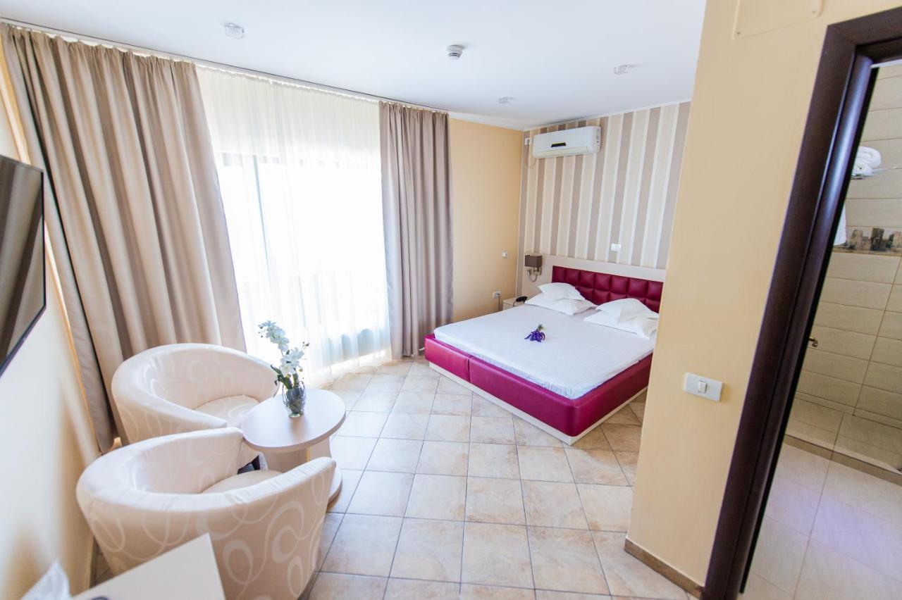 Hotel Prestige Mamaia Buitenkant foto