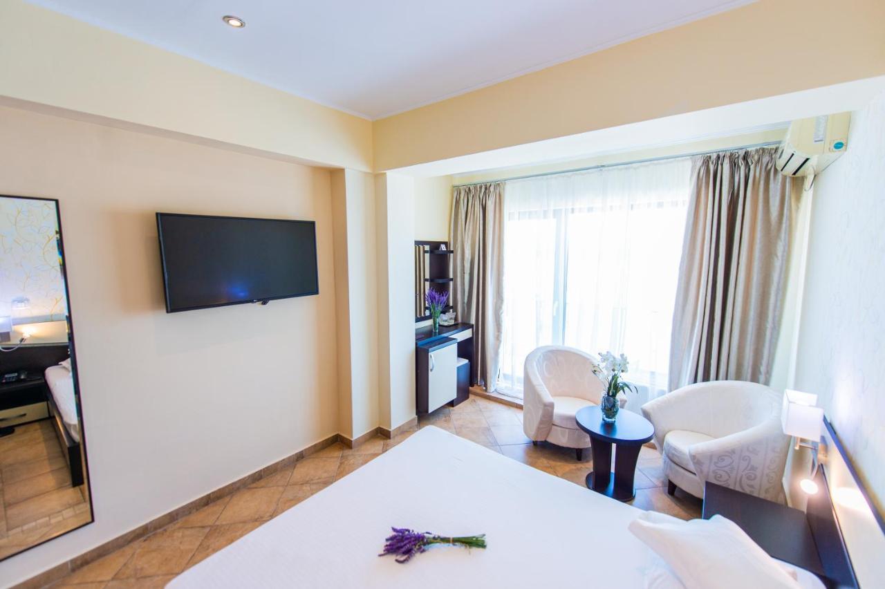 Hotel Prestige Mamaia Buitenkant foto