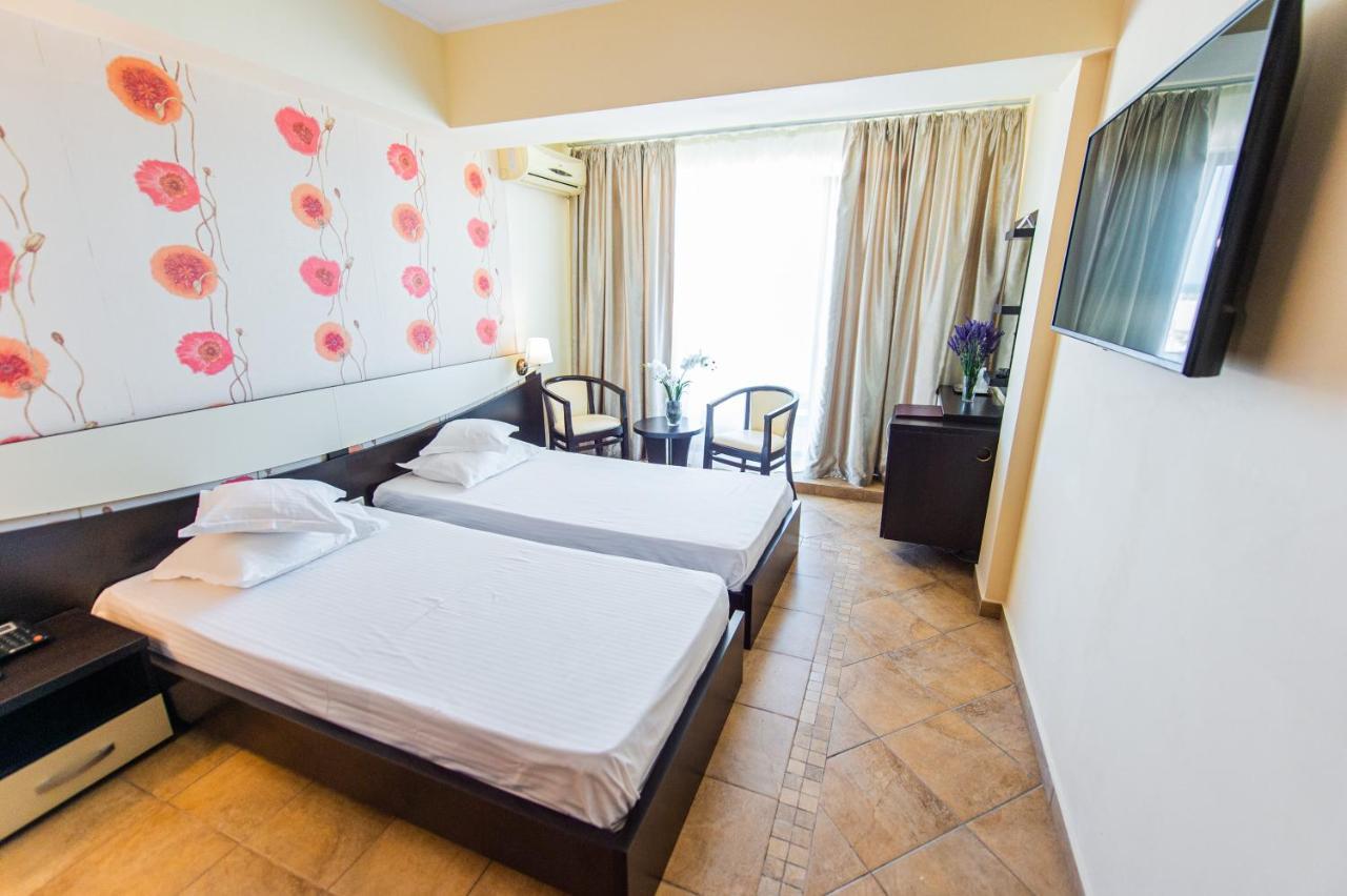 Hotel Prestige Mamaia Buitenkant foto