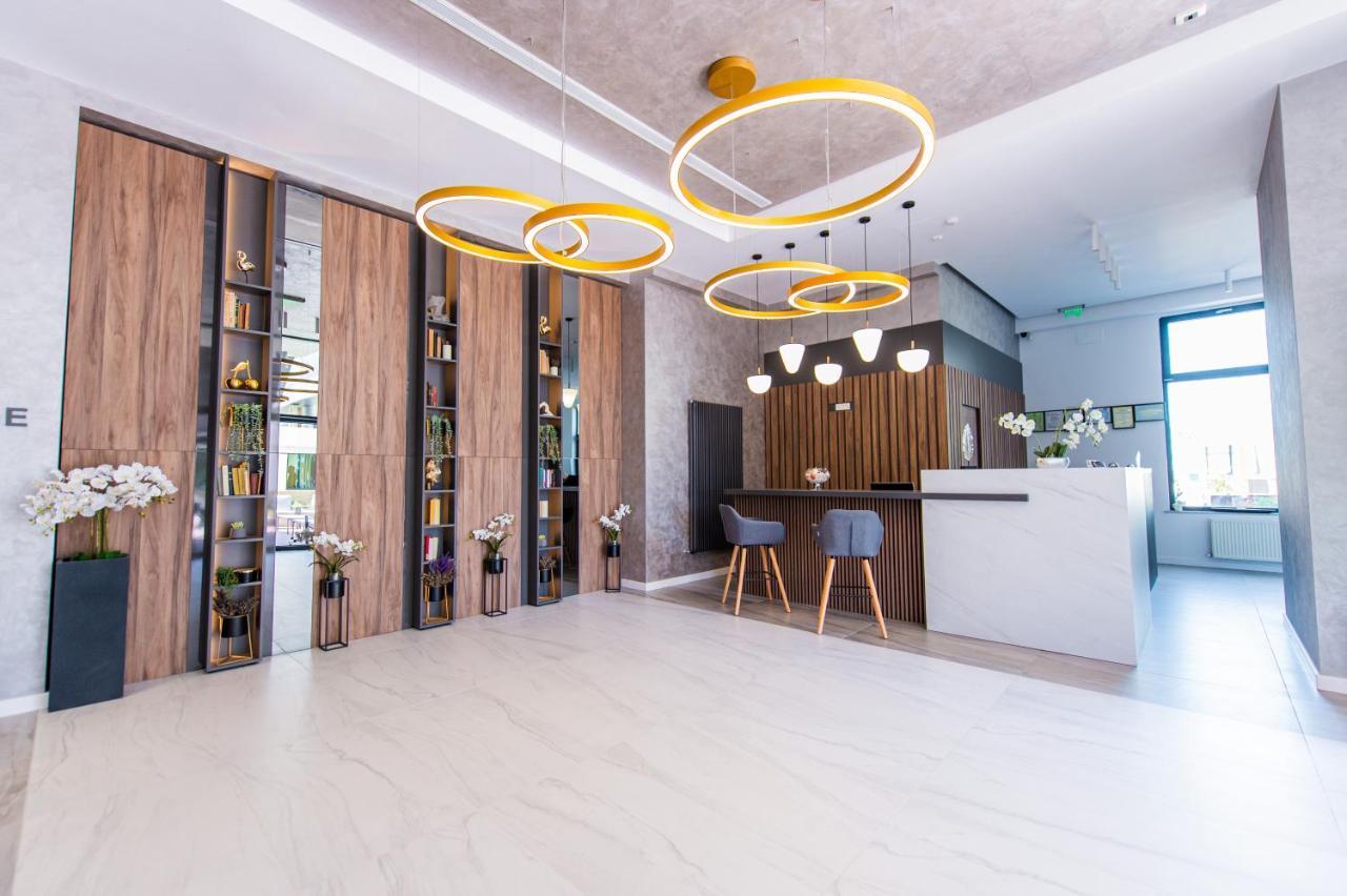 Hotel Prestige Mamaia Buitenkant foto