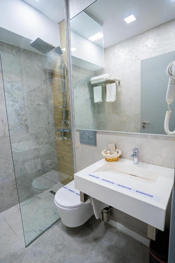 Hotel Prestige Mamaia Buitenkant foto
