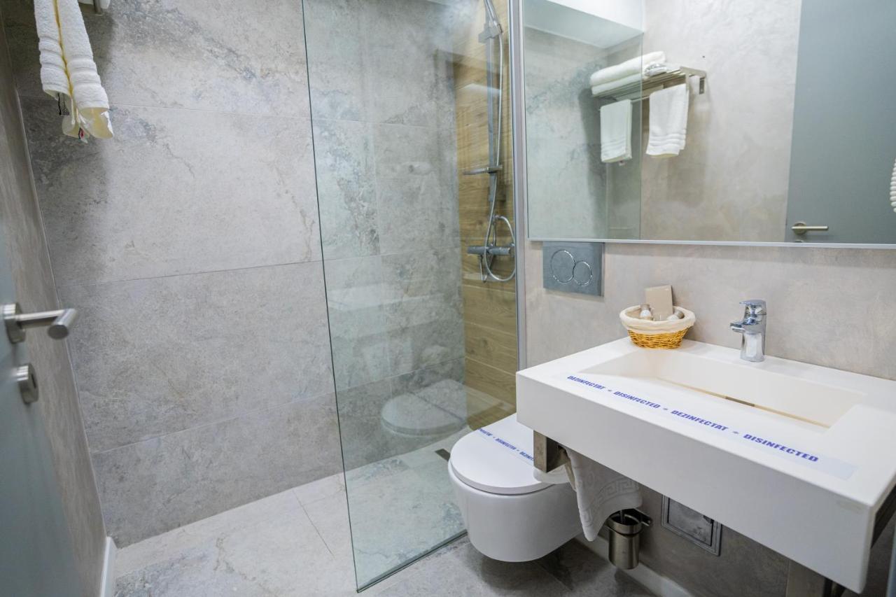 Hotel Prestige Mamaia Buitenkant foto